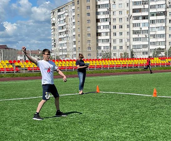 Старший судья бригады по метанию.